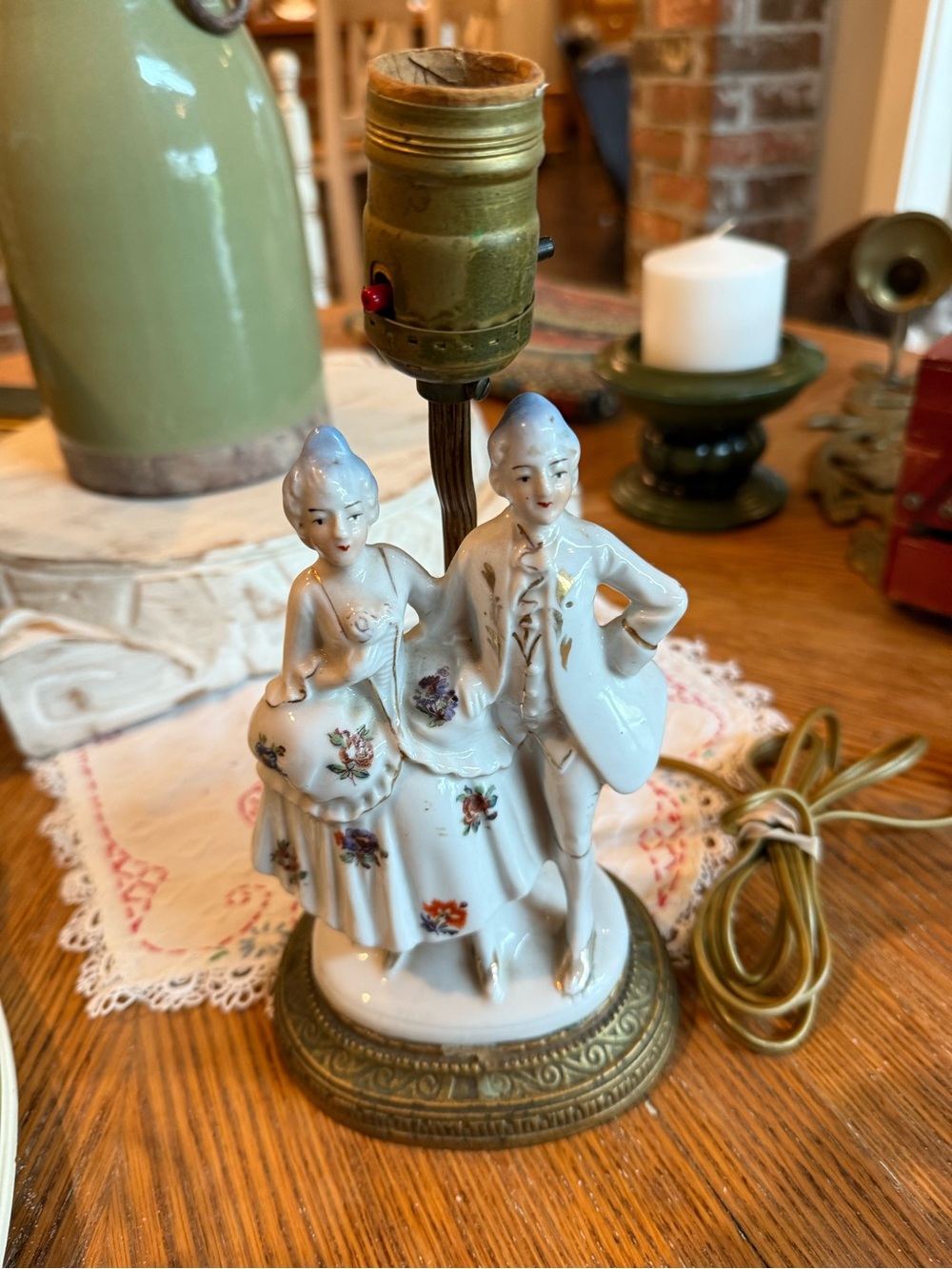 Porcelain Victorian Couple Table Lamp Accent in White